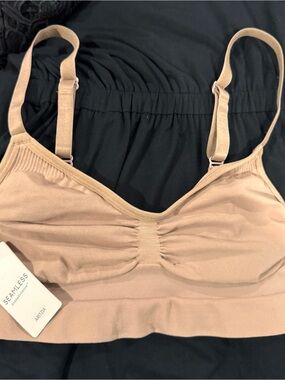 Aritzia Seamless Bralette in Nude Beige